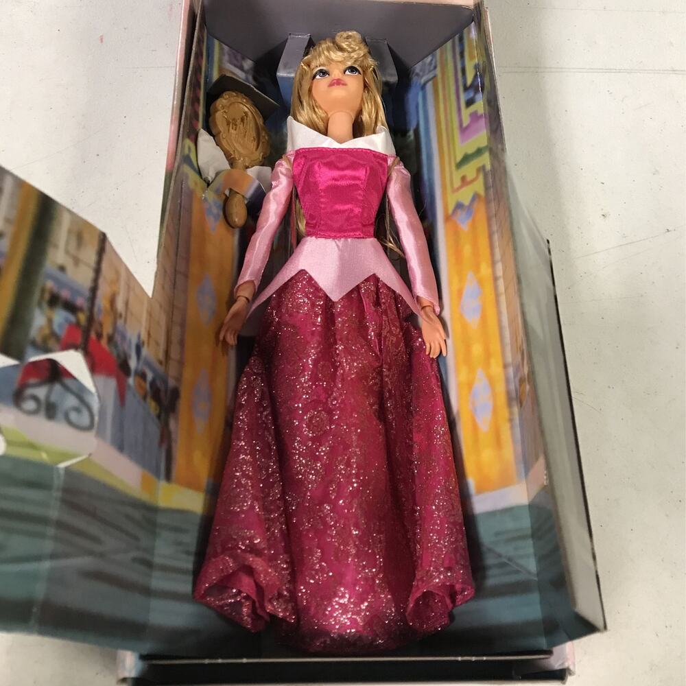 Disney Princess Aurora Sleeping Beauty Doll with Brush for Kids, 11.5" Tall - Picture 4 of 4